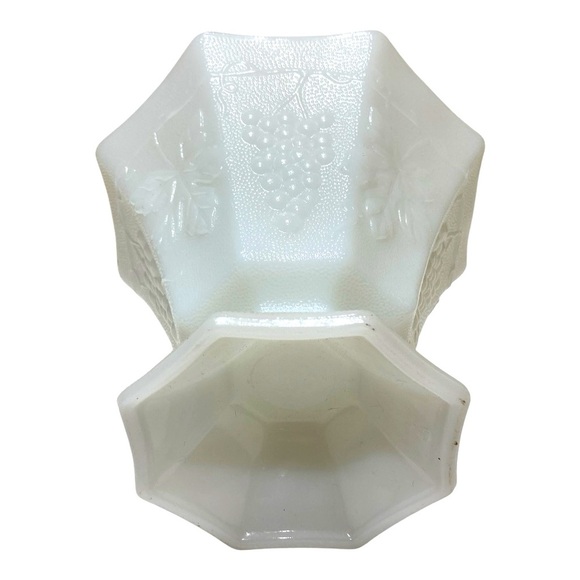 Vintage Anchor Hocking Octagon Shaped Milk Glass Lidded Candy Dish - Picture 3 of 3